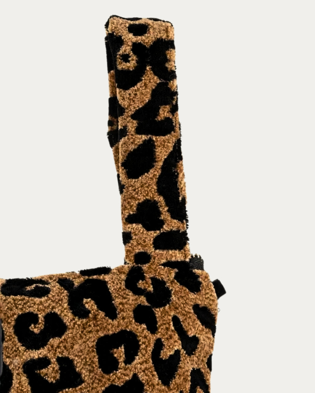 LEOPARD VELVET BROWN CLUTCH